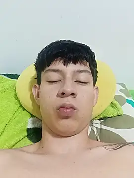 REDSITOOOU online show from November 4, 2025, 12:32 am