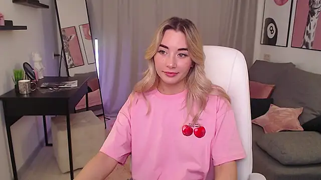 Rosie Mac online show from November 13, 2025, 1:04 am