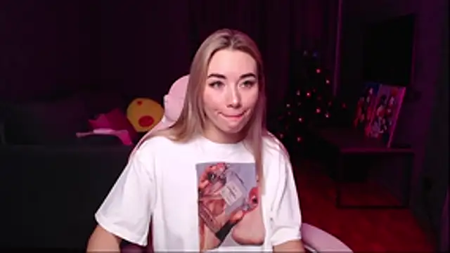 Rosie Mac online show from December 15, 2025, 2:05 am