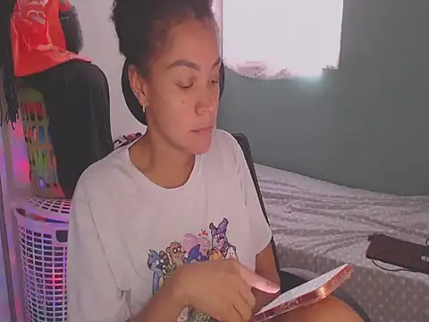 shayna cute online show from June 18, 2026, 9:52 pm