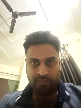 Snapshot of ITZ_GURU chatting on November 17, 2025, 5:30 pm ITZ GURU online show from November 17, 2025, 5:30 pm