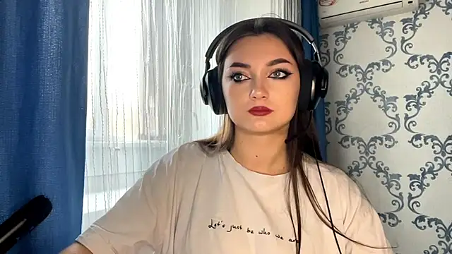 TwotyBright online show from November 14, 2025, 8:02 am