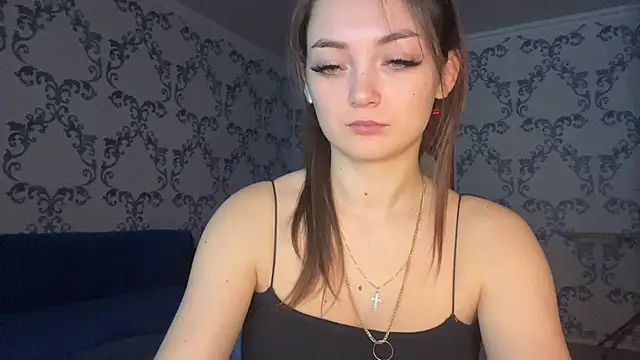 Snapshot of TwotyBright chatting on February 3, 2026, 6:40 am TwotyBright online show from February 3, 2026, 6:40 am