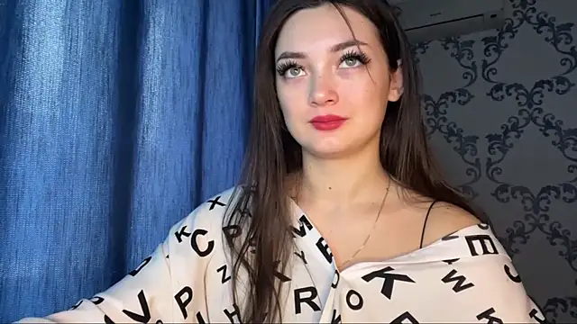 Snapshot of TwotyBright chatting on March 3, 2026, 6:08 am TwotyBright online show from March 3, 2026, 6:08 am