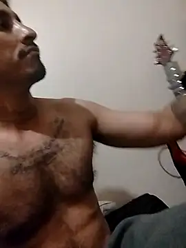 Snapshot of m8je chatting on November 2, 2025, 1:57 pm m8je online show from November 2, 2025, 1:57 pm