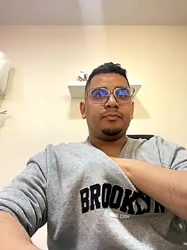 Dante Valcur online show from November 3, 2025, 2:18 pm