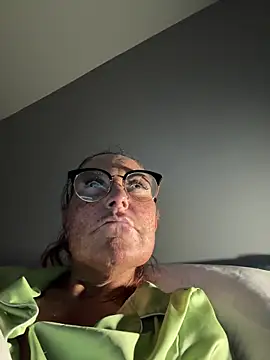 Snapshot of Angel-LinaX chatting on February 9, 2026, 10:14 pm Angel-LinaX online show from February 9, 2026, 10:14 pm