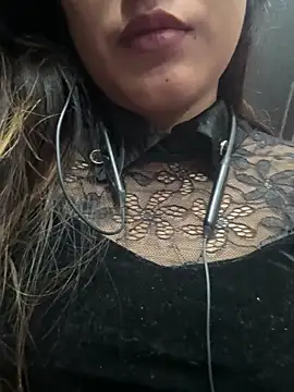 Angel-pune001 online show from November 16, 2025, 2:44 pm