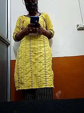 Snapshot of Soni_baby8 chatting on November 16, 2025, 8:09 am Soni baby8 online show from November 16, 2025, 8:09 am