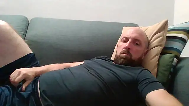 Snapshot of luca_beech88 chatting on May 19, 2026, 6:25 pm luca beech88 online show from May 19, 2026, 6:25 pm