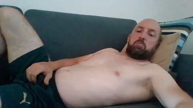 Snapshot of luca_beech88 chatting on June 7, 2026, 10:52 am luca beech88 online show from June 7, 2026, 10:52 am