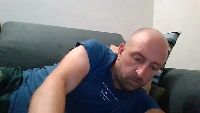 Snapshot of luca_beech88 chatting on June 25, 2026, 6:34 pm luca beech88 online show from June 25, 2026, 6:34 pm