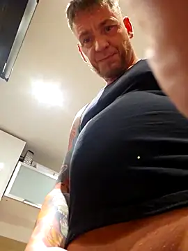 Snapshot of tom_tom83 chatting on February 11, 2026, 10:48 pm tom tom83 online show from February 11, 2026, 10:48 pm