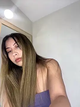 SelenePink7 online show from November 19, 2025, 10:43 pm