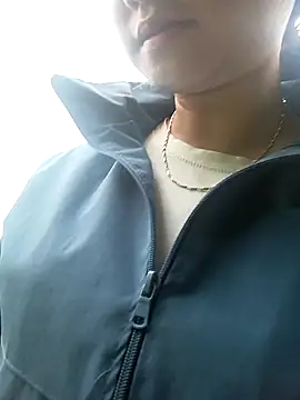 buom-xinh online show from November 4, 2025, 1:27 am