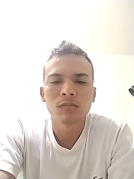 Luisadonis2015 online show from November 3, 2025, 4:36 am