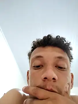 Snapshot of FLECKIN chatting on November 6, 2025, 4:57 am FLECKIN online show from November 6, 2025, 4:57 am