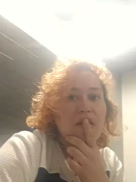 Snapshot of Eclipsedice chatting on November 19, 2025, 10:04 am Eclipsedice online show from November 19, 2025, 10:04 am