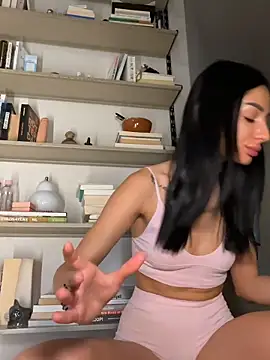 Snapshot of VickyM99 chatting on March 4, 2026, 8:20 am VickyM99 online show from March 4, 2026, 8:20 am