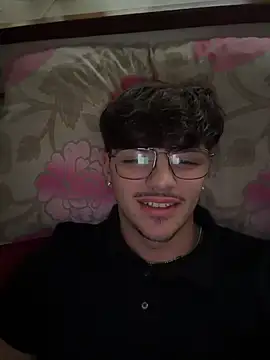 Snapshot of Lxx001@xh chatting on November 7, 2025, 3:12 pm Lxx001xh online show from November 7, 2025, 3:12 pm