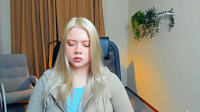 MichelinaRiff online show from November 4, 2025, 1:54 pm