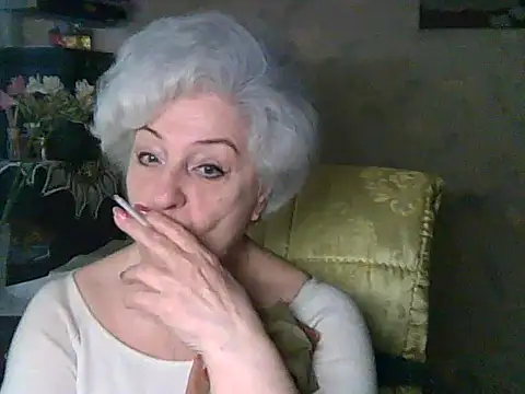 Snapshot of ValeriaKroww chatting on May 6, 2026, 5:57 am ValeriaKroww online show from May 6, 2026, 5:57 am