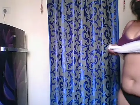 Snapshot of Mathi_cam chatting on February 26, 2026, 5:28 am Mathi cam online show from February 26, 2026, 5:28 am