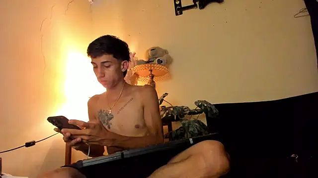 lucian davii online show from December 15, 2025, 7:18 pm