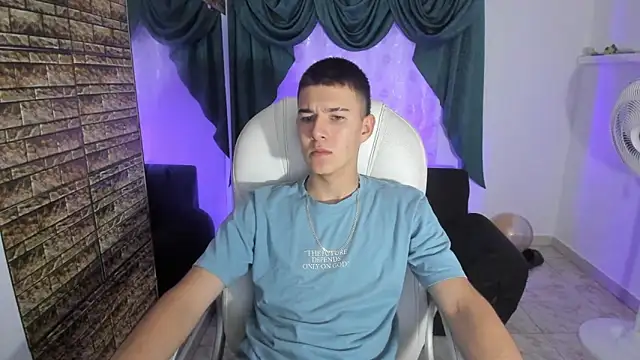 Aleck Boy online show from November 22, 2025, 8:08 pm