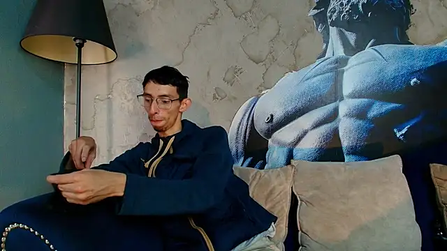 ZyroNight online show from November 22, 2025, 2:05 pm