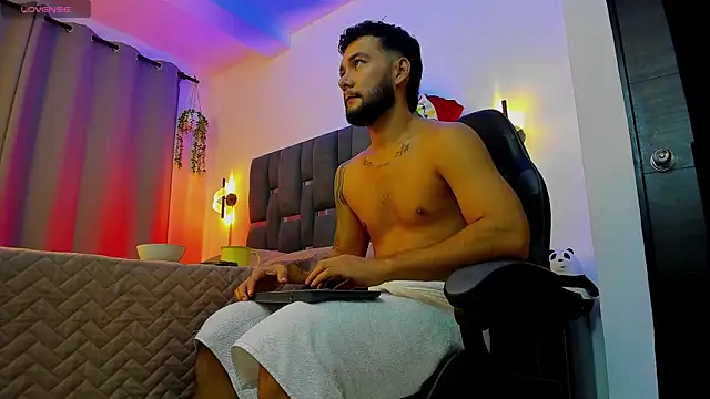 noah corvelle online show from December 16, 2025, 1:38 pm