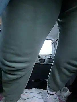 Snapshot of FreakyDreama chatting on February 13, 2026, 1:40 pm FreakyDreama online show from February 13, 2026, 1:40 pm