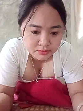 Snapshot of Bee-bgolden chatting on November 12, 2025, 2:12 am Bee-bgolden online show from November 12, 2025, 2:12 am