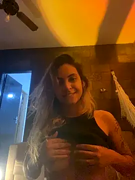 kaakzinha online show from November 4, 2025, 4:44 am