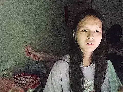 Snapshot of RebelAura chatting on June 30, 2026, 12:33 am RebelAura online show from June 30, 2026, 12:33 am