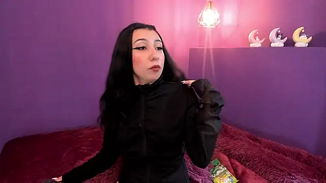 Isabella Crofts online show from February 26, 2026, 3:05 am