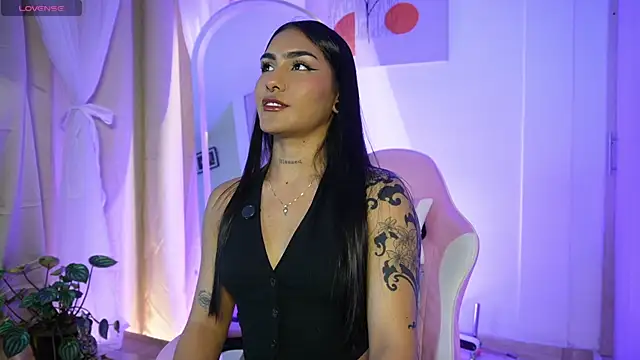 Snapshot of Nikita_luan chatting on August 8, 2026, 12:57 am Nikita luan online show from August 8, 2026, 12:57 am