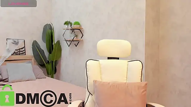 Snapshot of Ella_Burns chatting on November 5, 2025, 1:27 am Ella Burns online show from November 5, 2025, 1:27 am