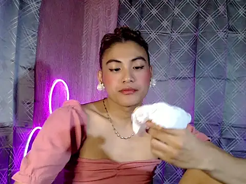 Snapshot of ursexykittykat_xx chatting on April 21, 2026, 3:07 pm ursexykittykat xx online show from April 21, 2026, 3:07 pm