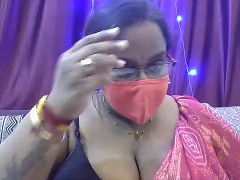 hootypriya online show from March 4, 2026, 12:55 pm