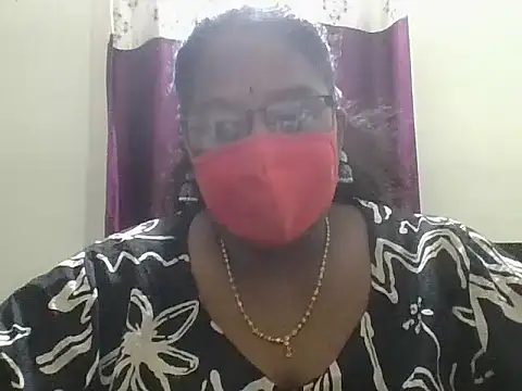 Snapshot of hootypriya chatting on April 21, 2026, 6:12 pm hootypriya online show from April 21, 2026, 6:12 pm