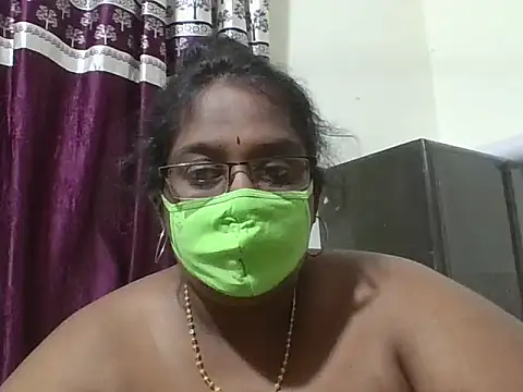 Snapshot of hootypriya chatting on April 30, 2026, 8:57 pm hootypriya online show from April 30, 2026, 8:57 pm