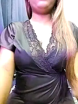 LoveLy-Soneya online show from April 7, 2026, 7:20 am