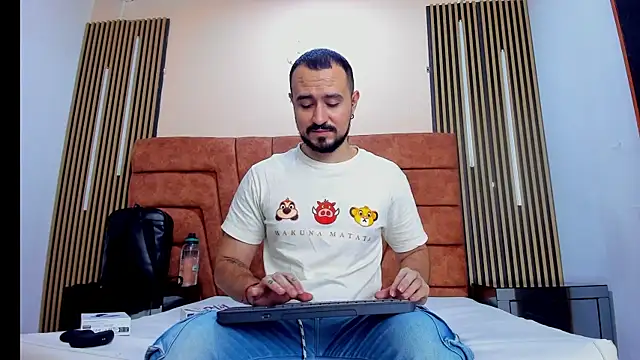 HARRY FLYNN online show from November 7, 2025, 12:16 pm