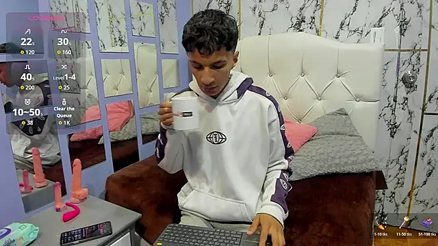 Elian Julian online show from November 7, 2025, 12:54 am