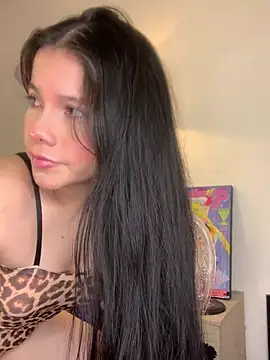 Snapshot of violettabond chatting on April 1, 2026, 1:41 pm violettabond online show from April 1, 2026, 1:41 pm