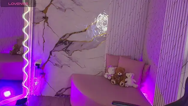 PEACHY TAY online show from March 25, 2026, 11:49 am