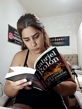 nahiarabiel33 online show from March 27, 2026, 5:56 pm