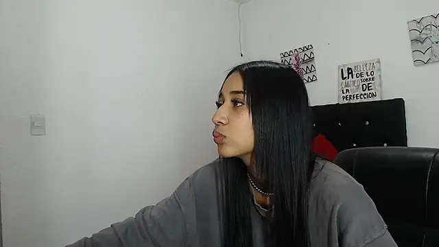 Snapshot of lyam_ebony_ chatting on February 6, 2026, 9:29 pm lyam ebony online show from February 6, 2026, 9:29 pm