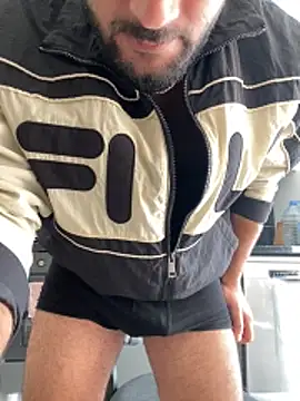 Snapshot of kaan35kaan chatting on November 25, 2025, 8:14 am kaan35kaan online show from November 25, 2025, 8:14 am